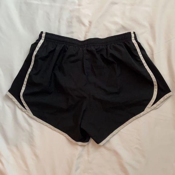 Kids Nike gym shorts - Picture 2 of 3